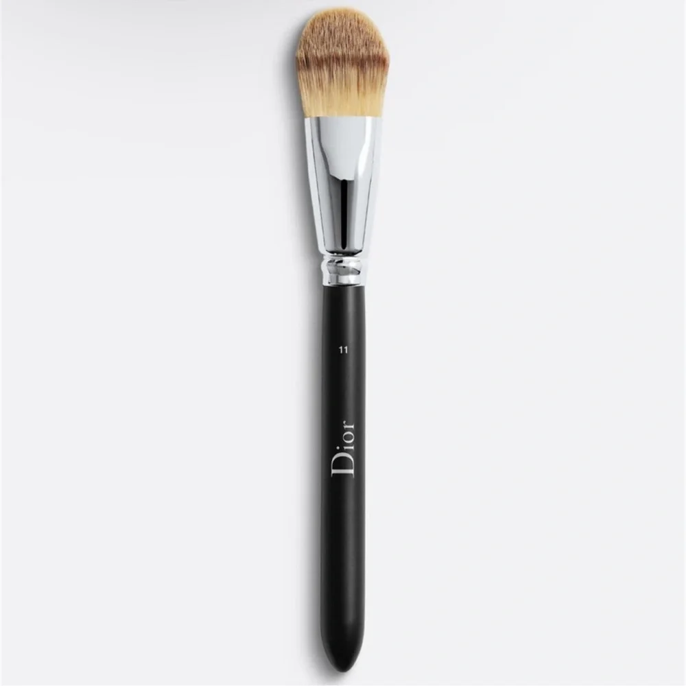 Dior Backstage 3pc Makeup Brush Set with White Case (Limited Edition) - Picture 6 of 10